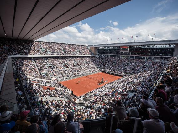 Vue sur le Court Philippe-Chartier de jour pendant une session Roland Garros