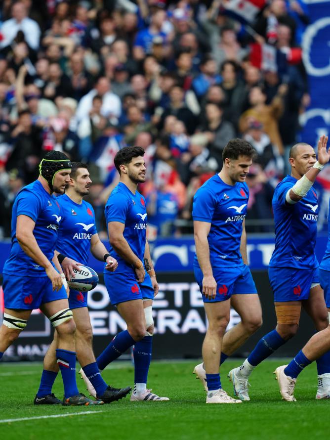 Des joueurs de l'équipe de France de rugby pendant un match