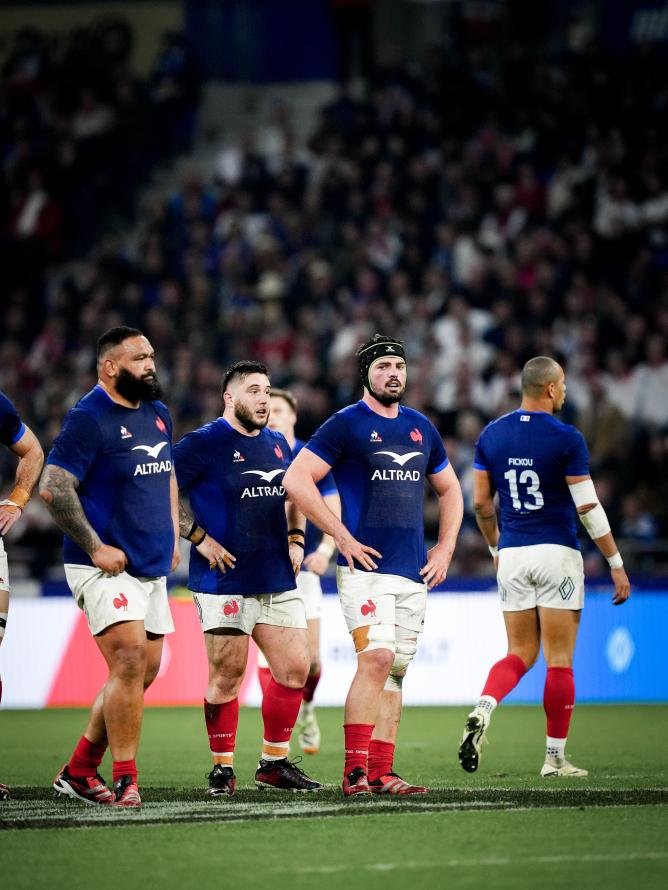 Players of the French rugby team in blue jersey