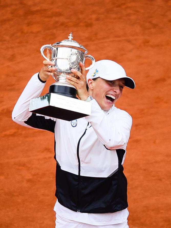 La joueuse de tennis Iga Swiatek lors de sa victoire à Roland-Garros en 2023